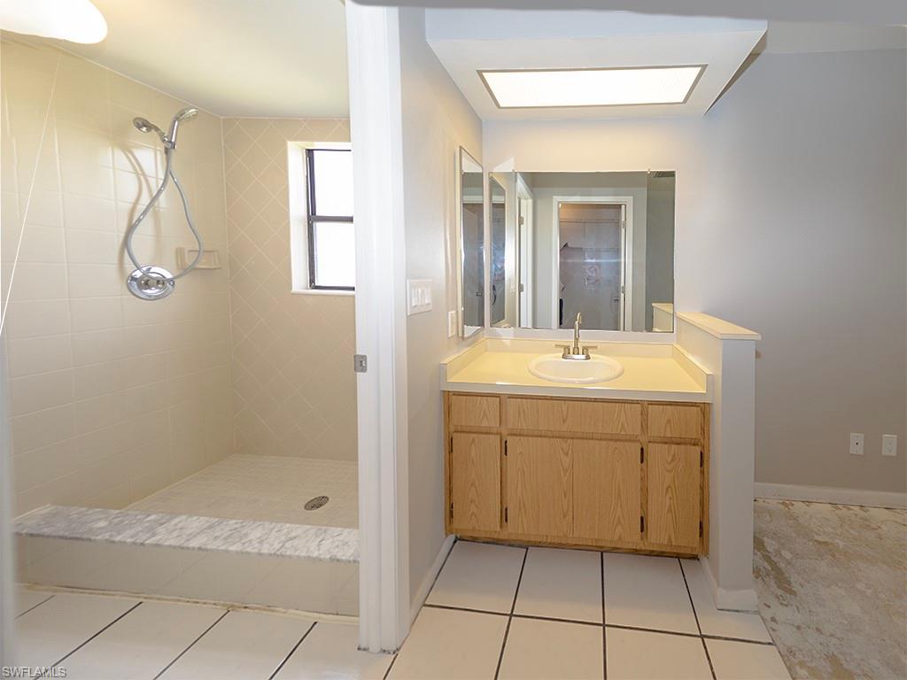 PARKSIDE CONDO - Residential