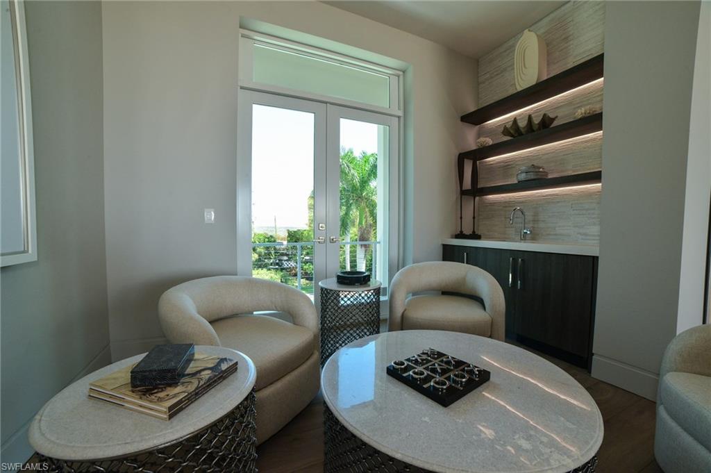 BAREFOOT BEACH - Residential