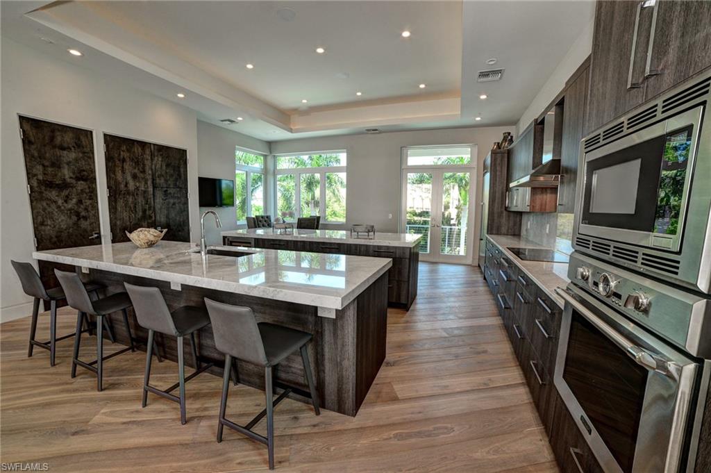 BAREFOOT BEACH - Residential