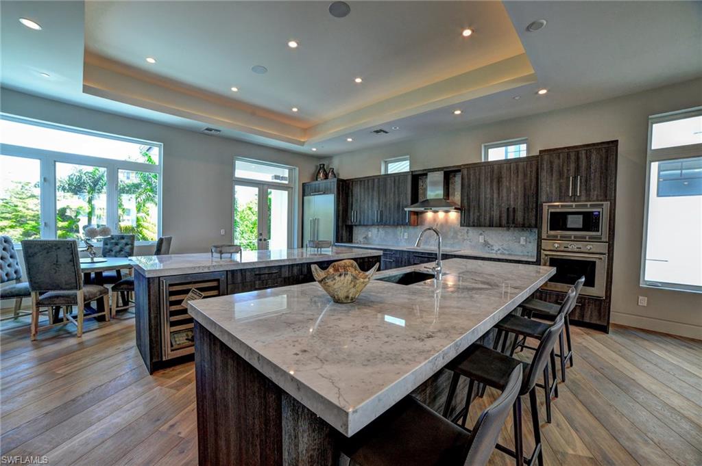 BAREFOOT BEACH - Residential