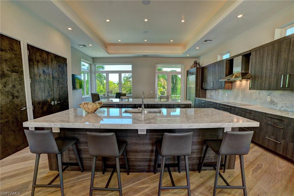 BAREFOOT BEACH - Residential