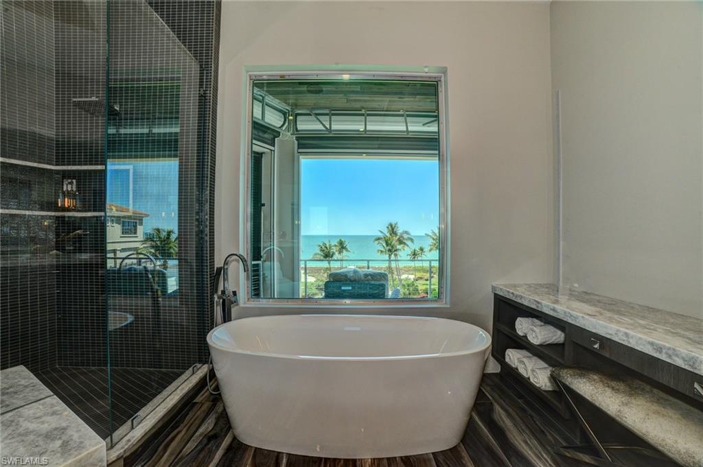 BAREFOOT BEACH - Residential