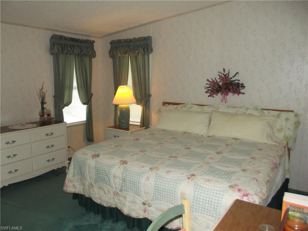 OAK CREEK MANOR - Residential