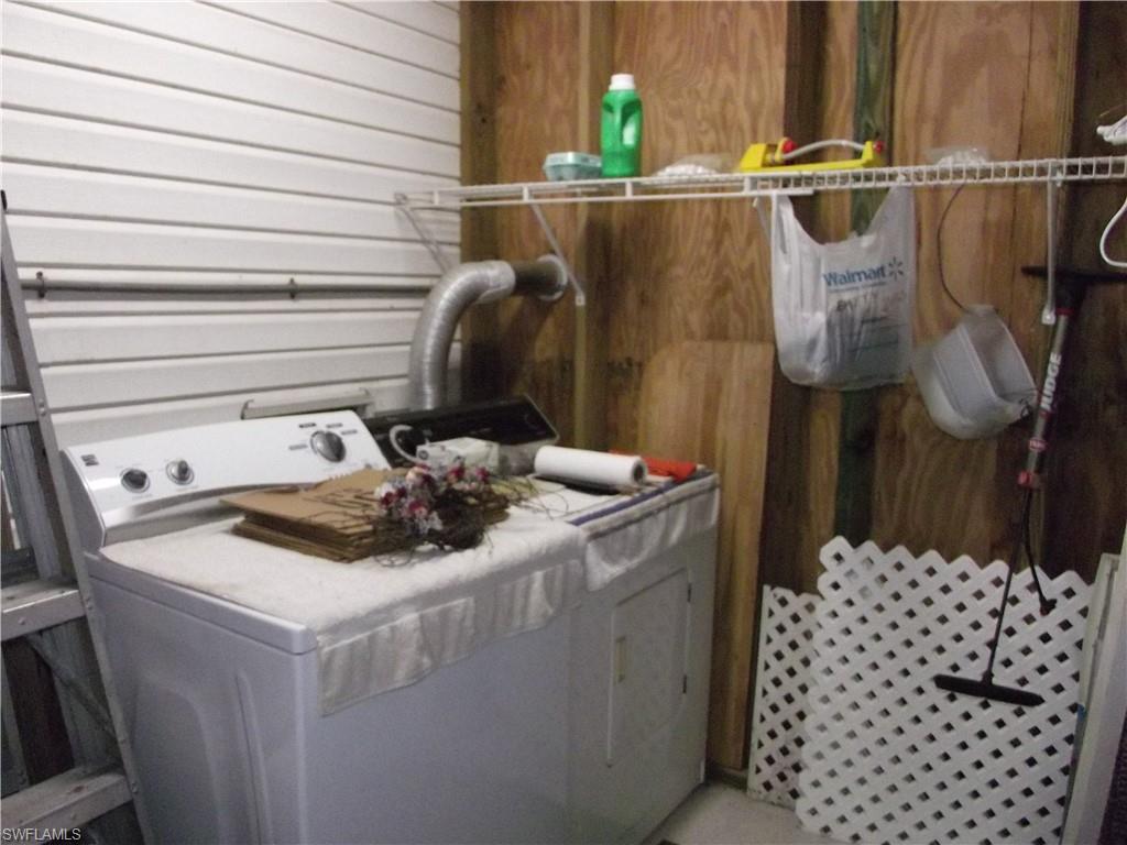 OAK CREEK MANOR - Residential