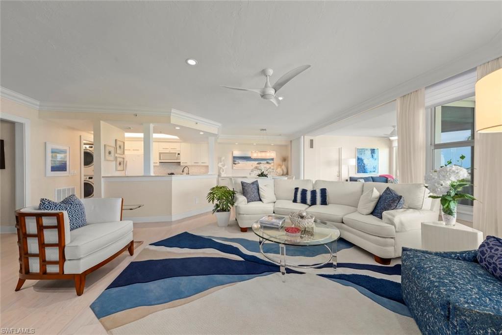 LAND'S END - Residential