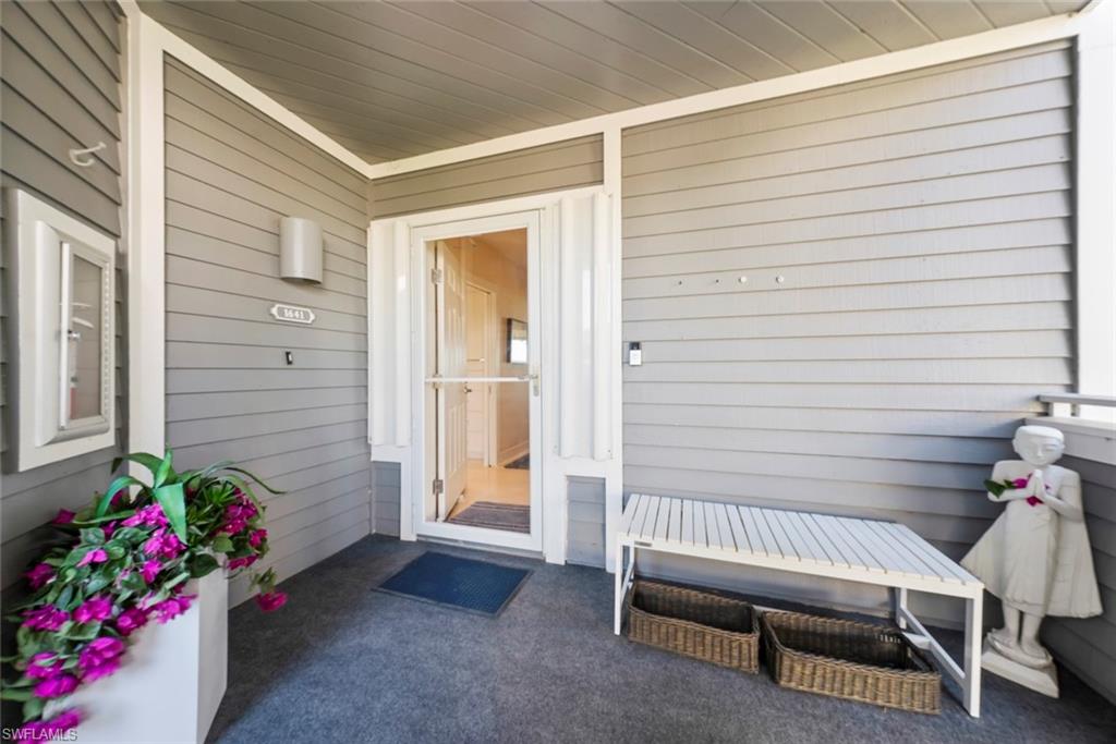 LAND'S END - Residential