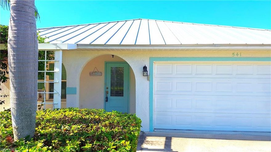 All about location 500 block Naples park 3bed/2bath/2car garage Pool home just down the street from the beach!  Close to the shopping and dining of the Mercato and Ritz-Carlton.