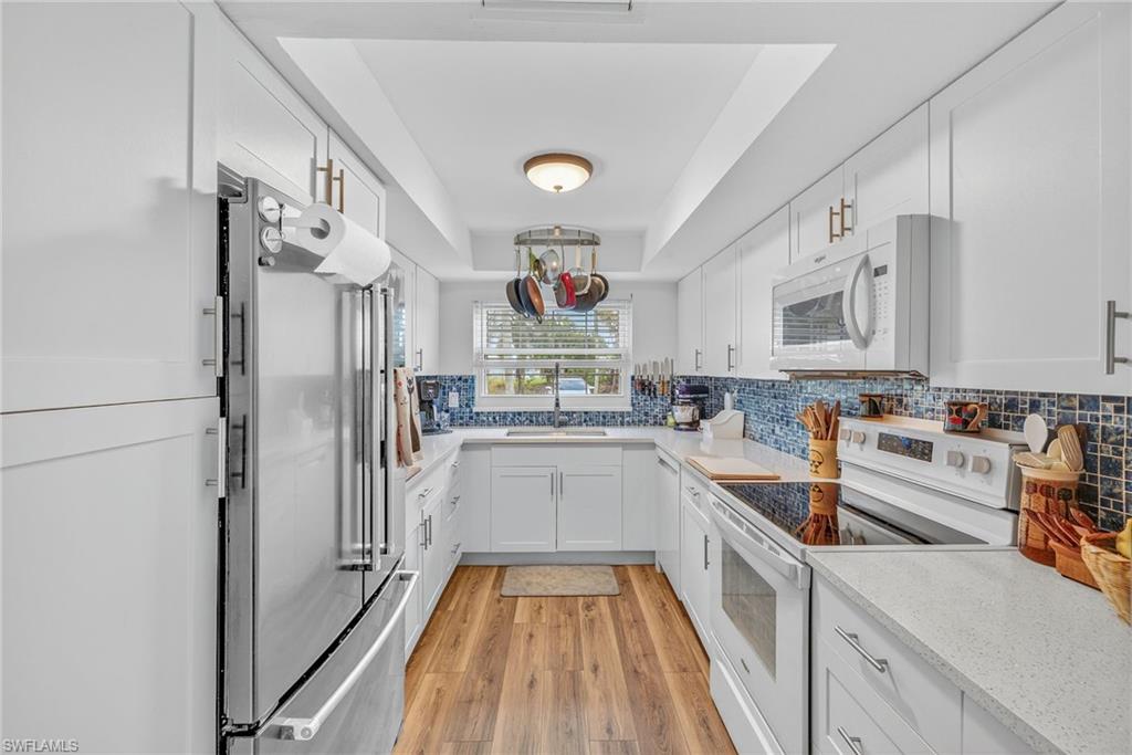 FOXMOOR CONDO - Residential