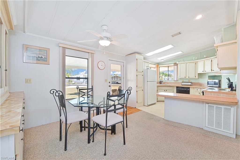 CRYSTAL LAKES - Residential