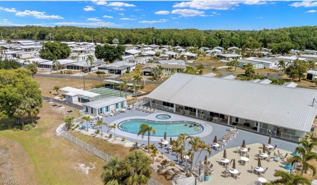 CRYSTAL LAKES - Residential