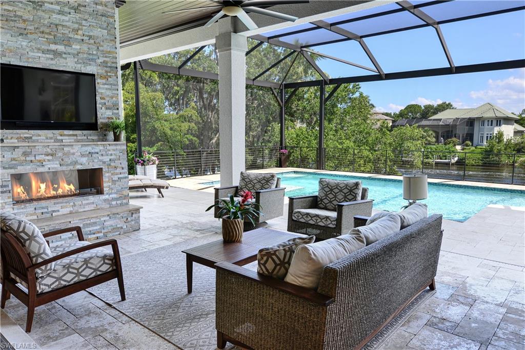 IMPERIAL SHORES - Residential