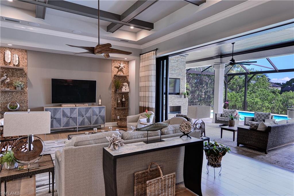 IMPERIAL SHORES - Residential