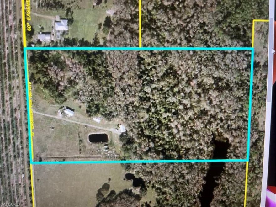 20 Plus acres in Muse Fl 
HAS 2- 3 Bedroom 2 Bath Manufactured homes on property. Has Separate wells, electric meters.
 Also has a Large Pole Barn on property.
Has a building for shelter for donkeys or livestock.
If you are looking for quiet, secluded property HERE IT Is.
Has deer, Turkeys and HOGS.  BEE Branch Creek runs in back yard.
There are wetlands.