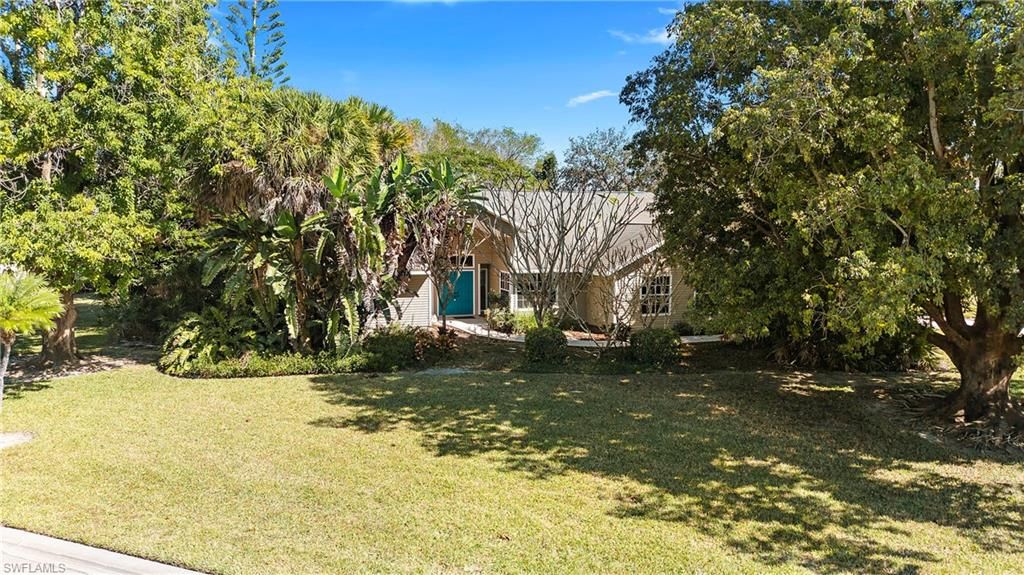 Photo of 60 Brampton LN, NAPLES, FL 34104 (MLS # 226005547)