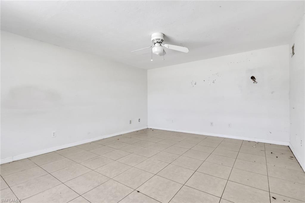 NAPLES MANOR - Residential