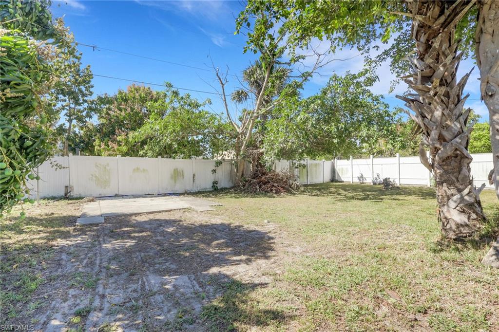 NAPLES MANOR - Residential