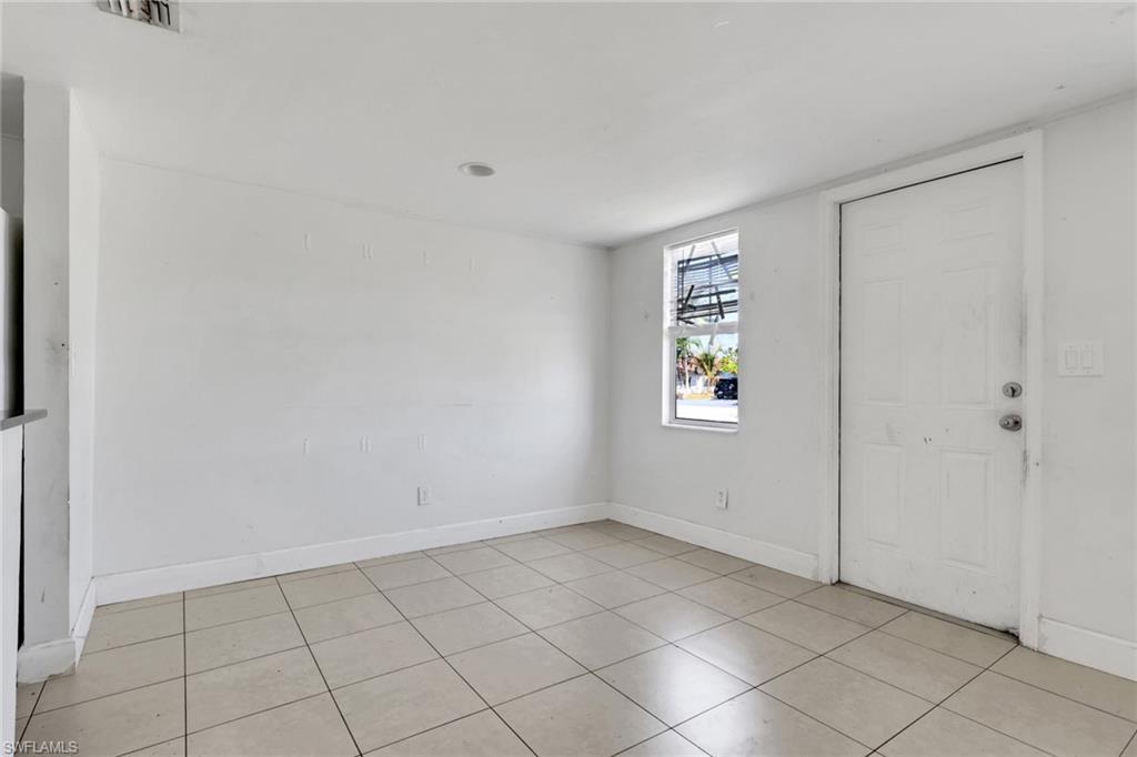 NAPLES MANOR - Residential