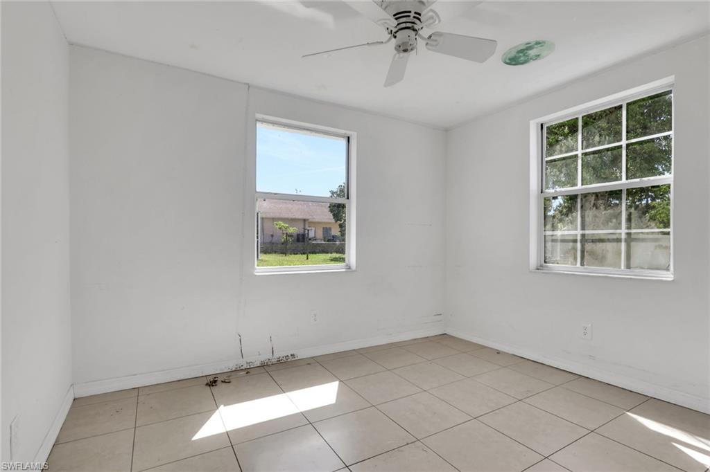 NAPLES MANOR - Residential