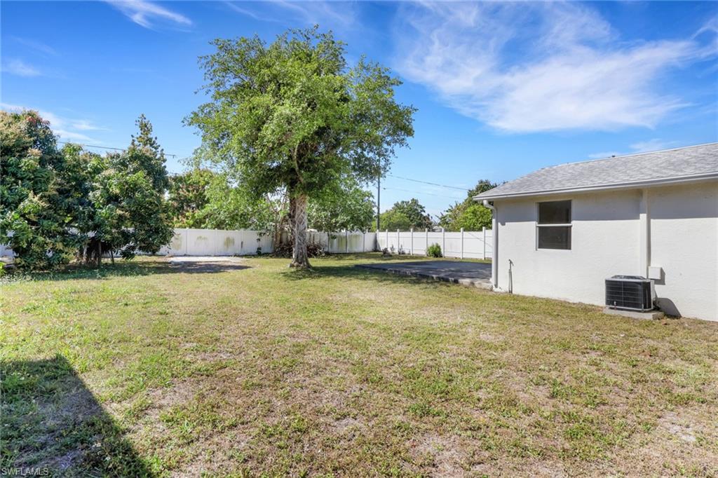 NAPLES MANOR - Residential