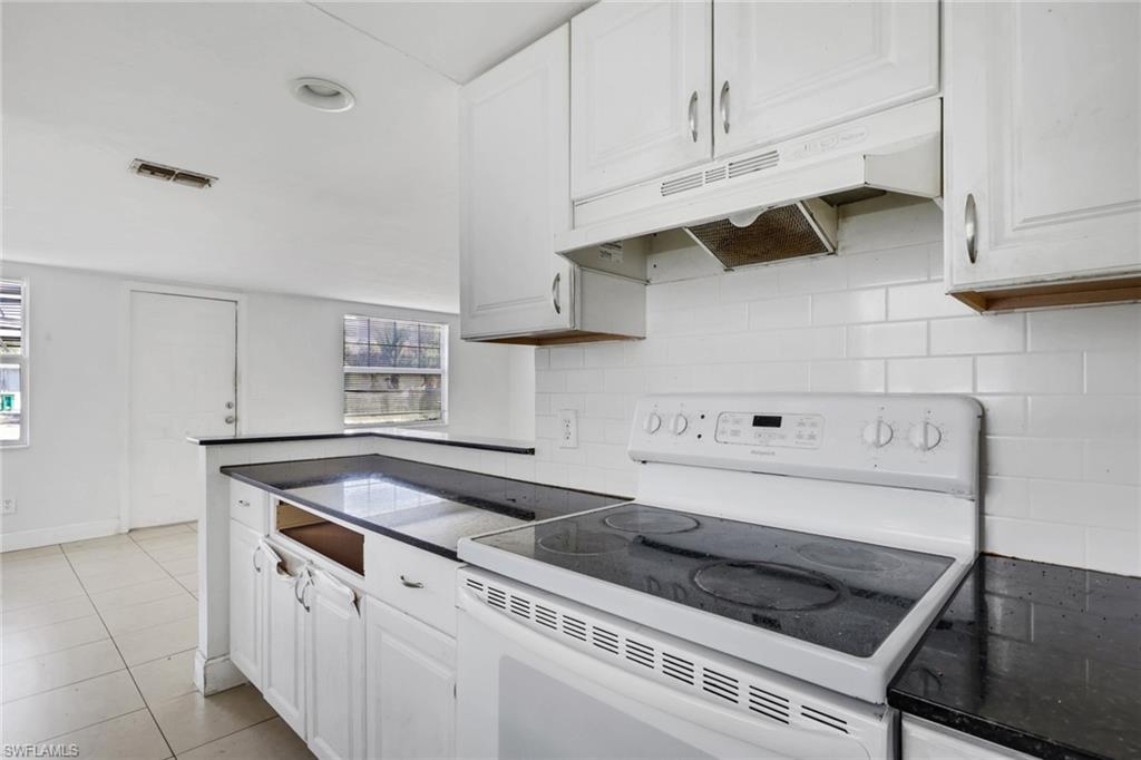 NAPLES MANOR - Residential