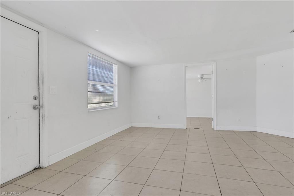 NAPLES MANOR - Residential