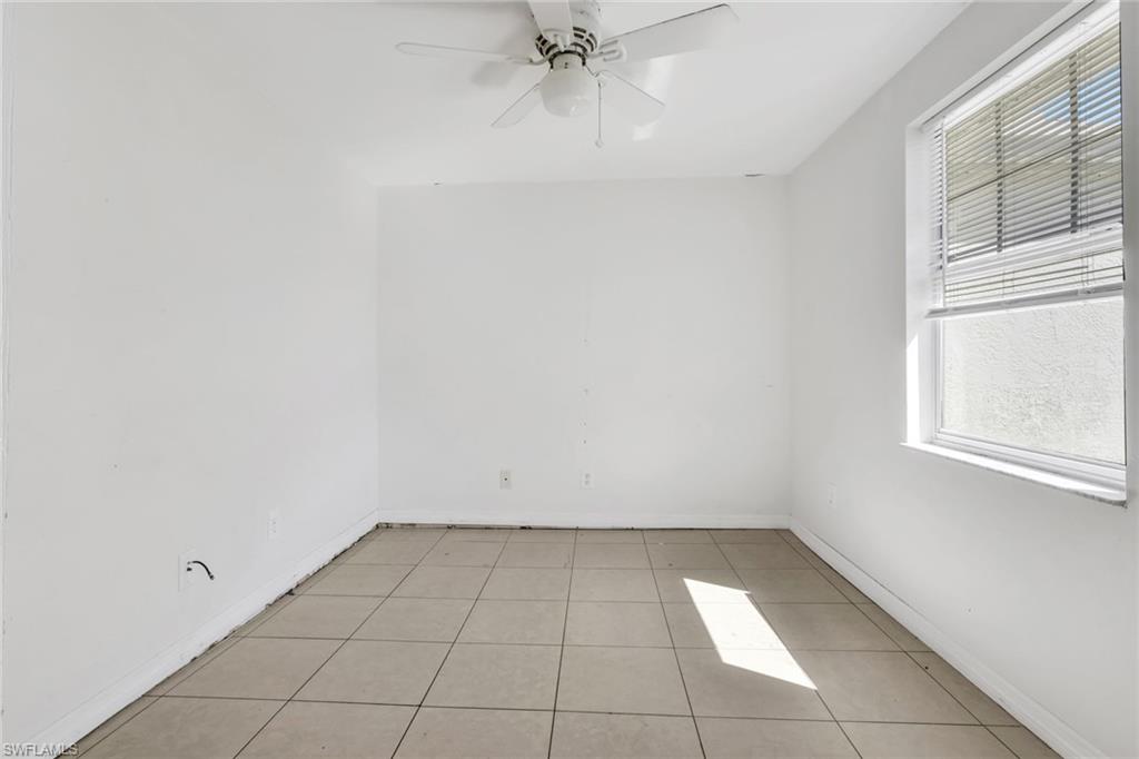 NAPLES MANOR - Residential