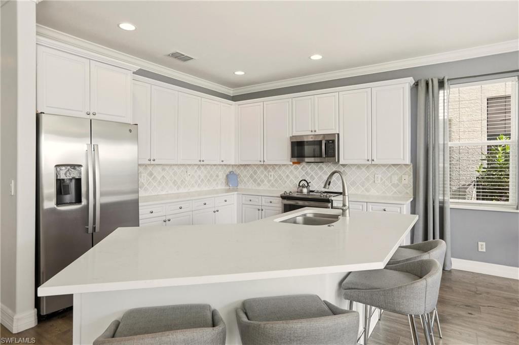 SATURNIA LAKES - Residential