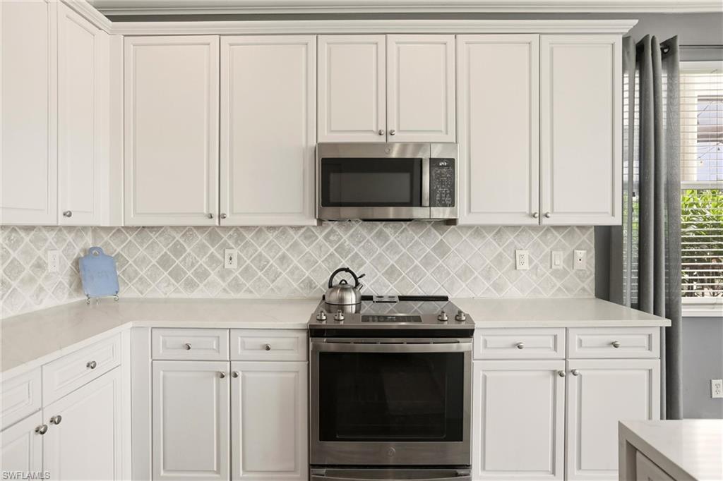 SATURNIA LAKES - Residential