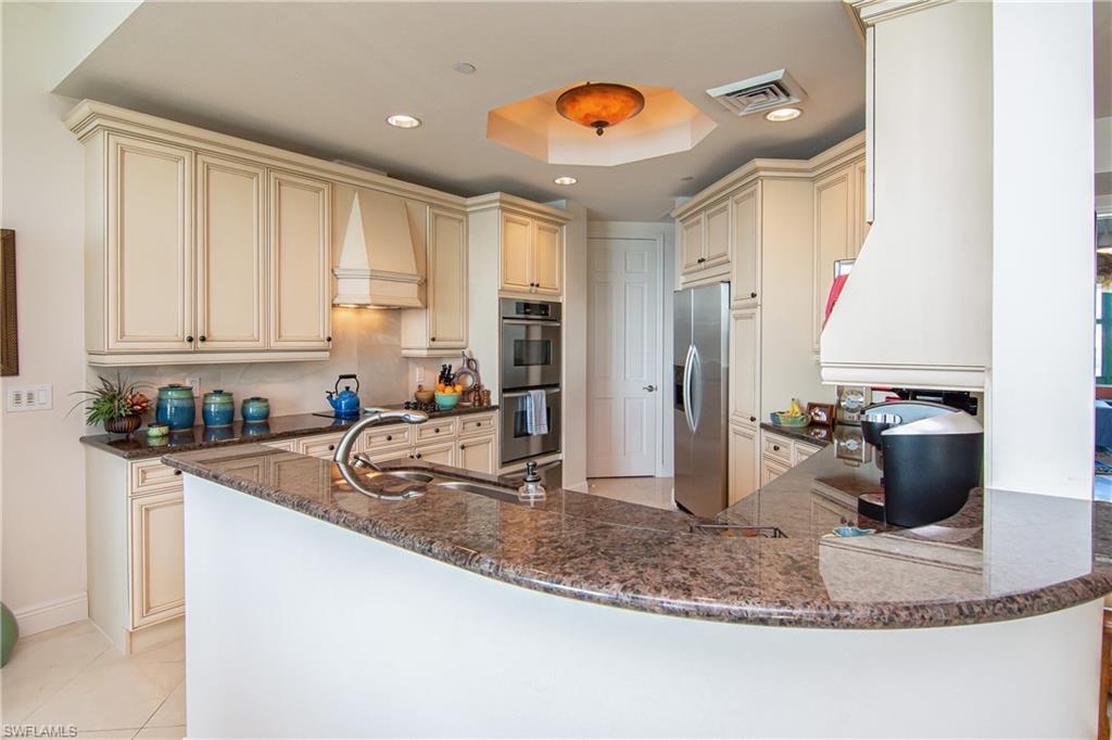 PIER 81 CONDOMINIUM - Residential