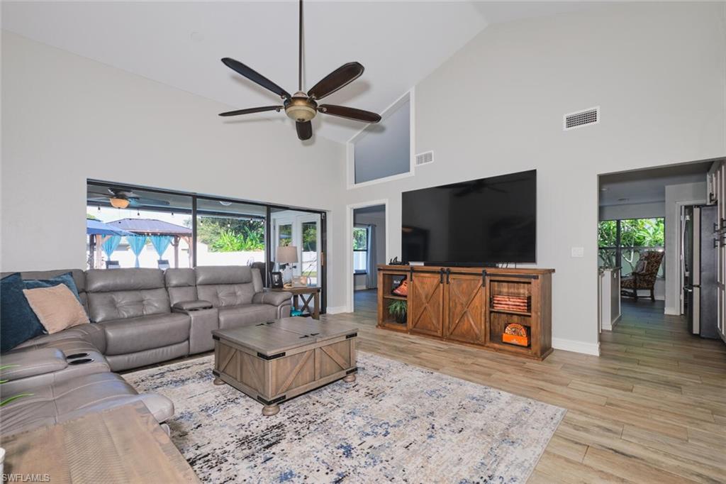 LOCHMOOR - Residential