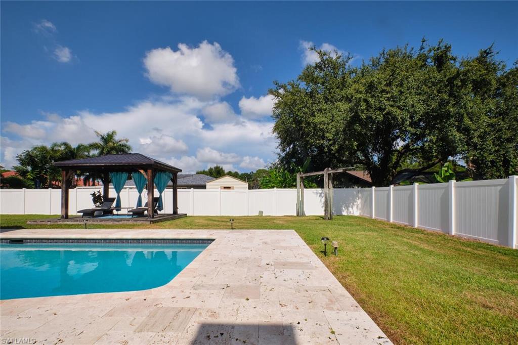 LOCHMOOR - Residential