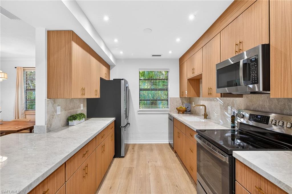 LAKE PARK - Residential