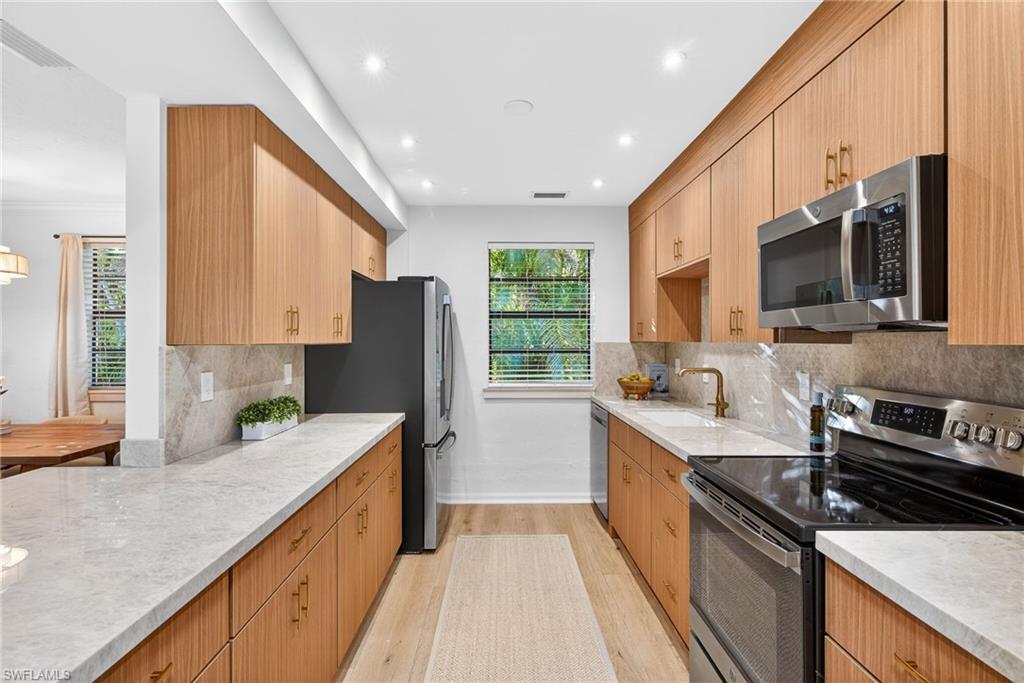 LAKE PARK - Residential