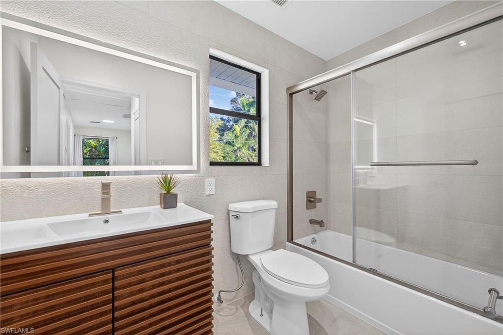 LAKE PARK - Residential