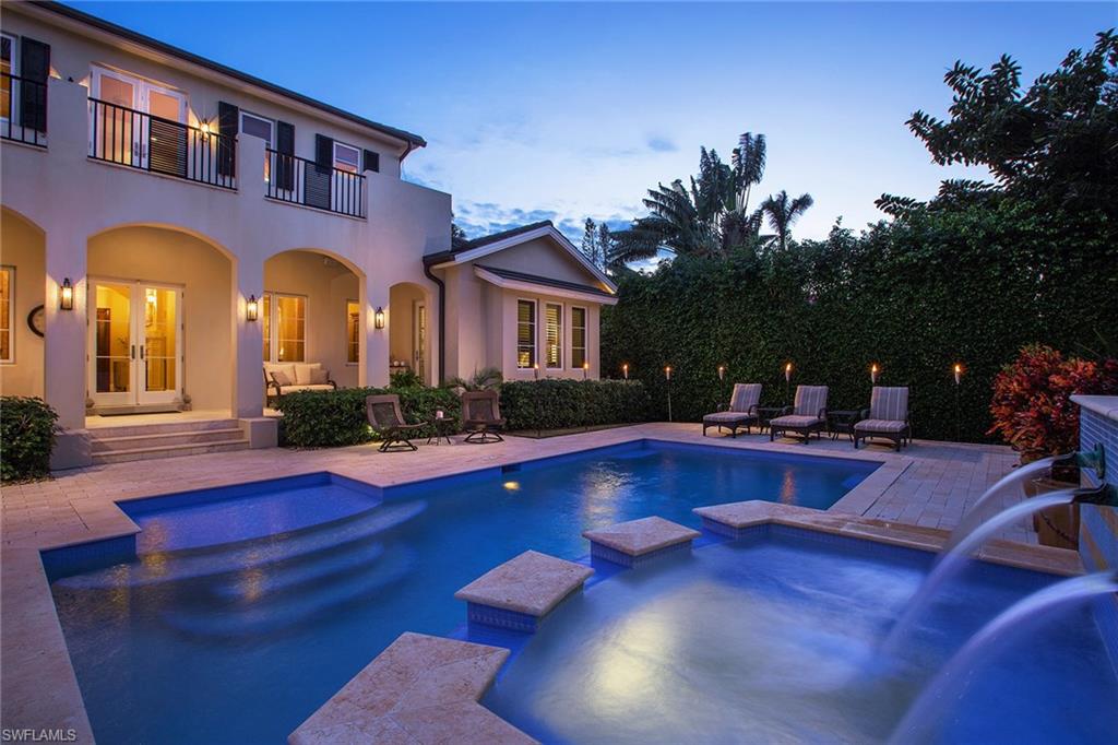 MOORINGS - Residential