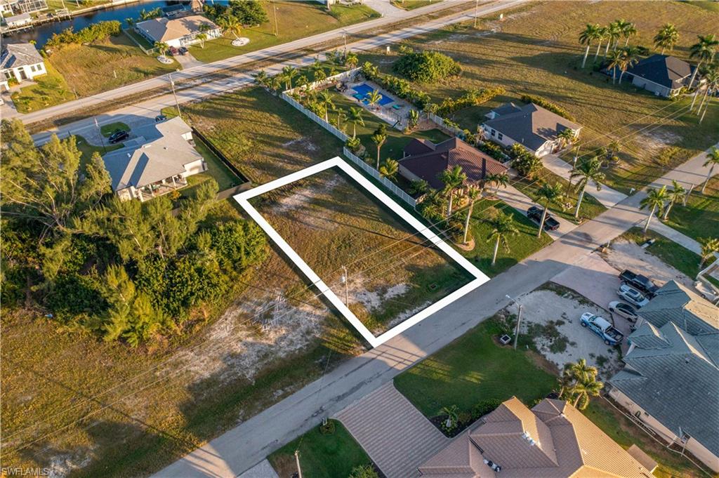 CAPE CORAL - Land