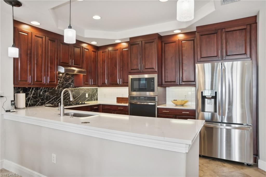 VISTA POINTE - Residential