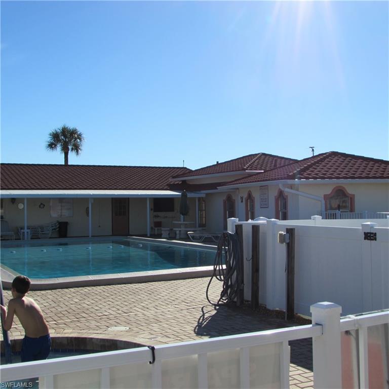 PINE ISLAND COVE - Land