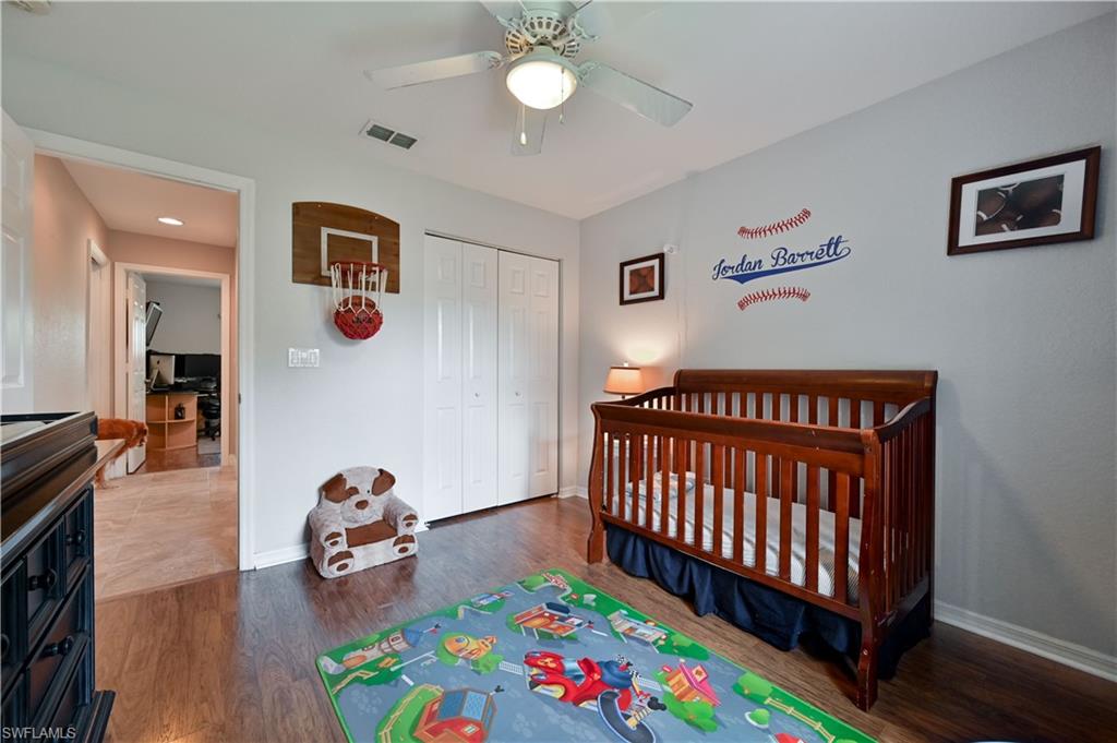 SAN CARLOS PARK - Residential