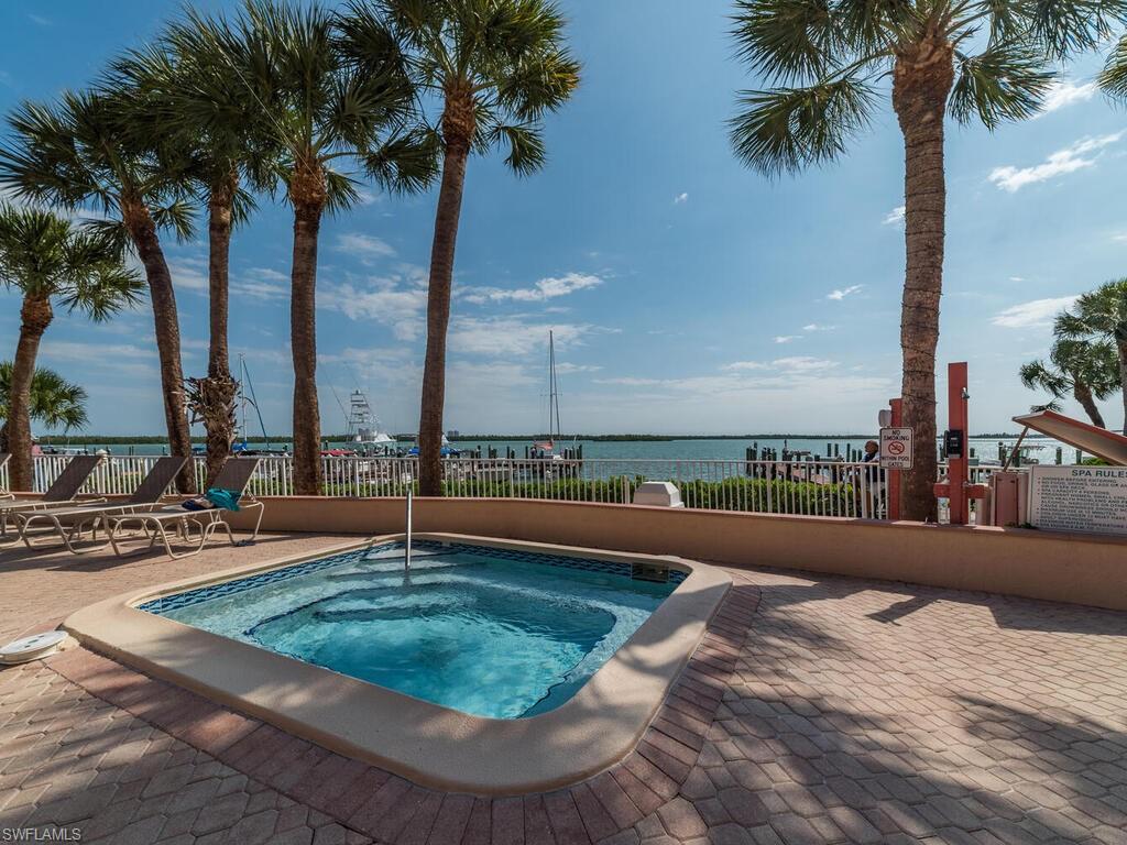 RIVERSIDE CLUB - Residential