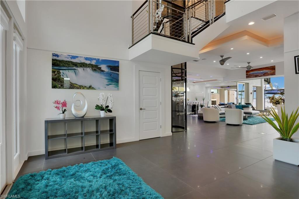 YACHT CLUB - Residential