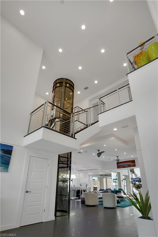 YACHT CLUB - Residential