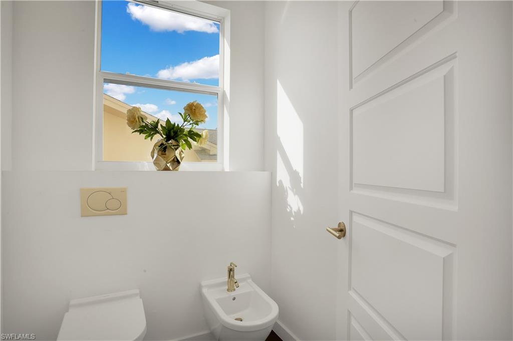 YACHT CLUB - Residential