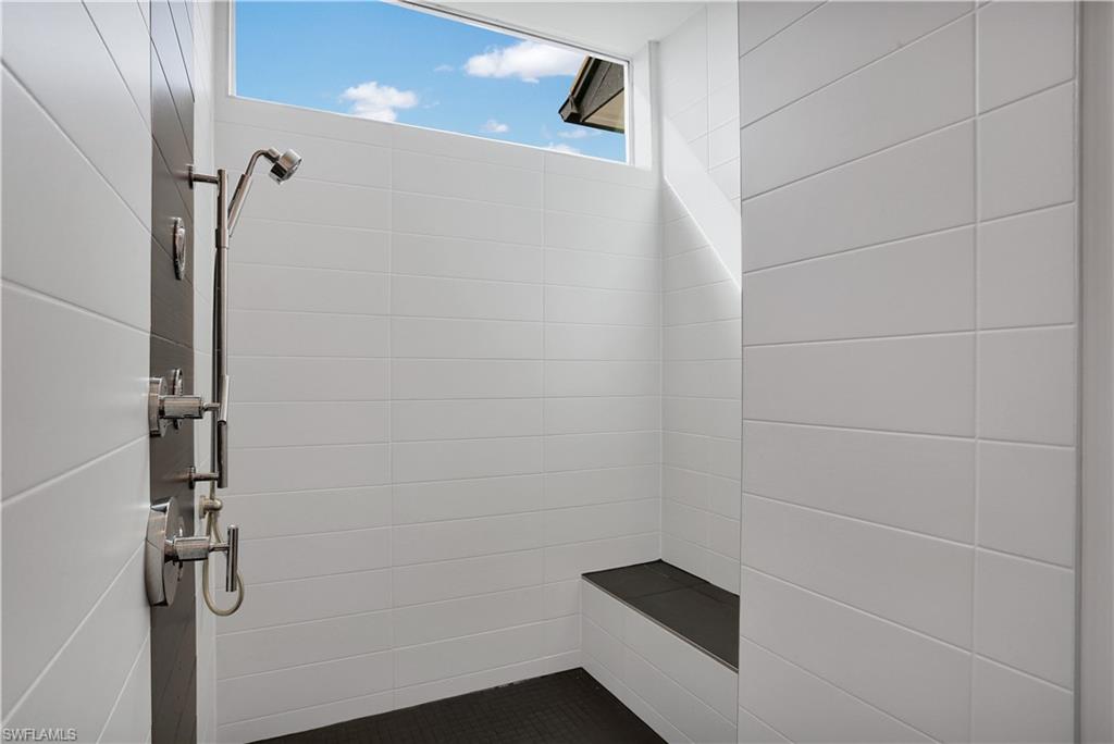 YACHT CLUB - Residential