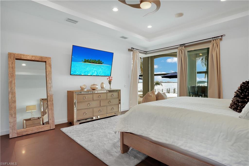 YACHT CLUB - Residential