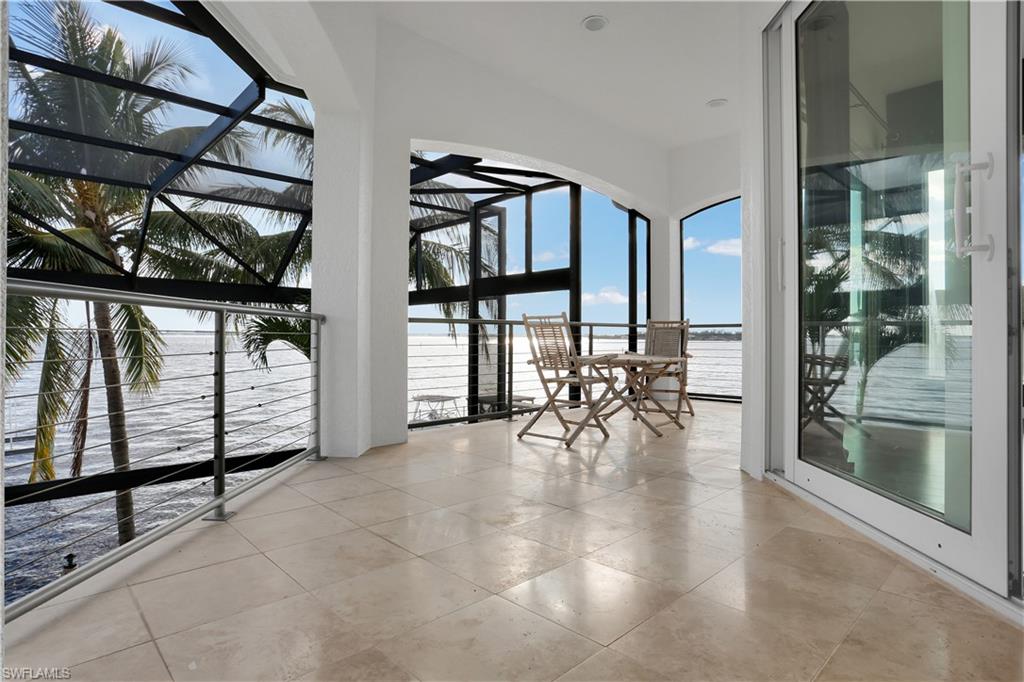 YACHT CLUB - Residential