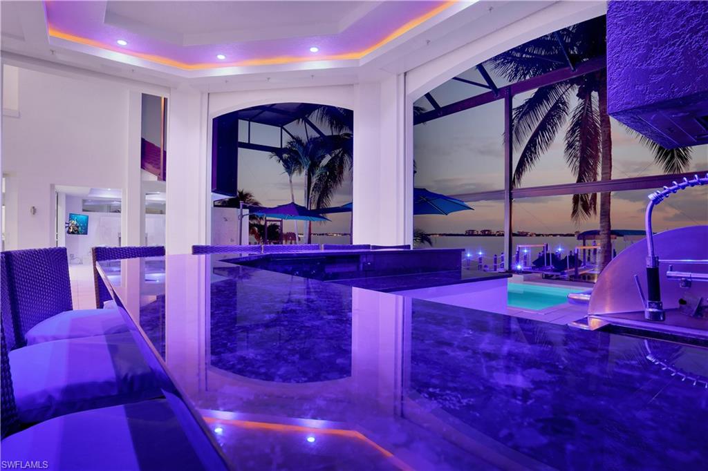 YACHT CLUB - Residential