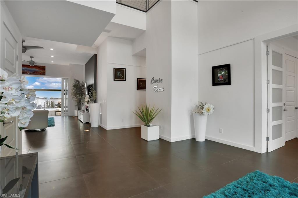 YACHT CLUB - Residential