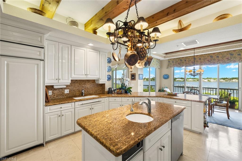 ADMIRALS WATCH - Residential