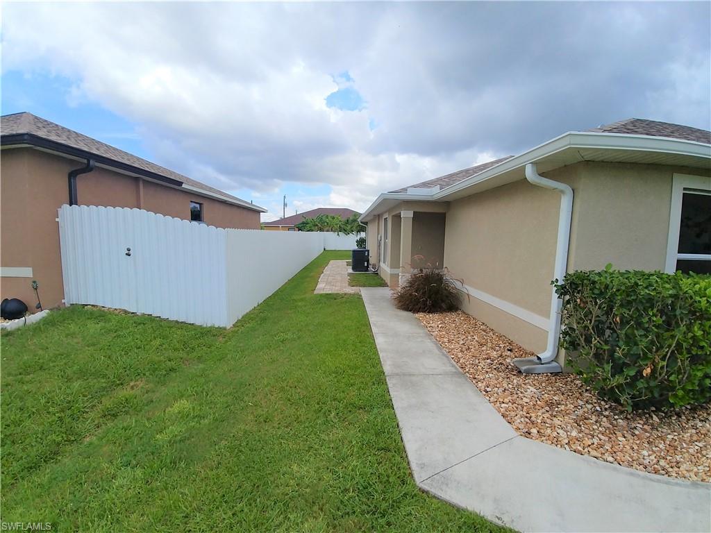 CAPE CORAL - Residential